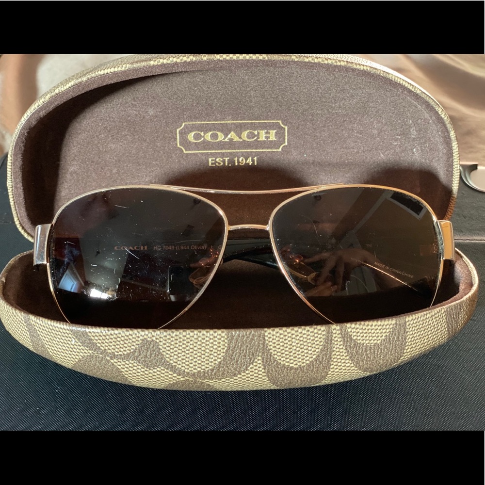 🕶 COACH Sunglasses - Brown 🕶